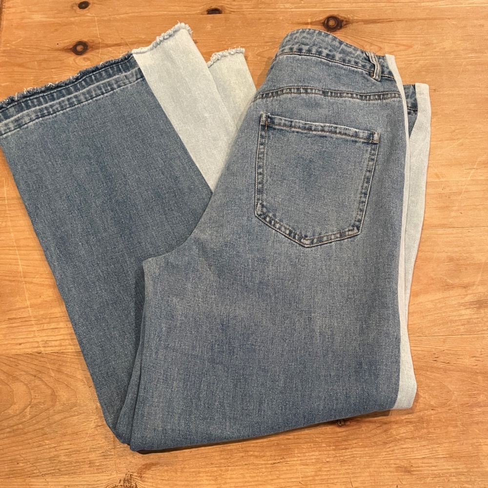 NWOT Forever 21 two Tone High Rise Wide leg 💯% cotton Flare Jeans 28 - Picture 2 of 9